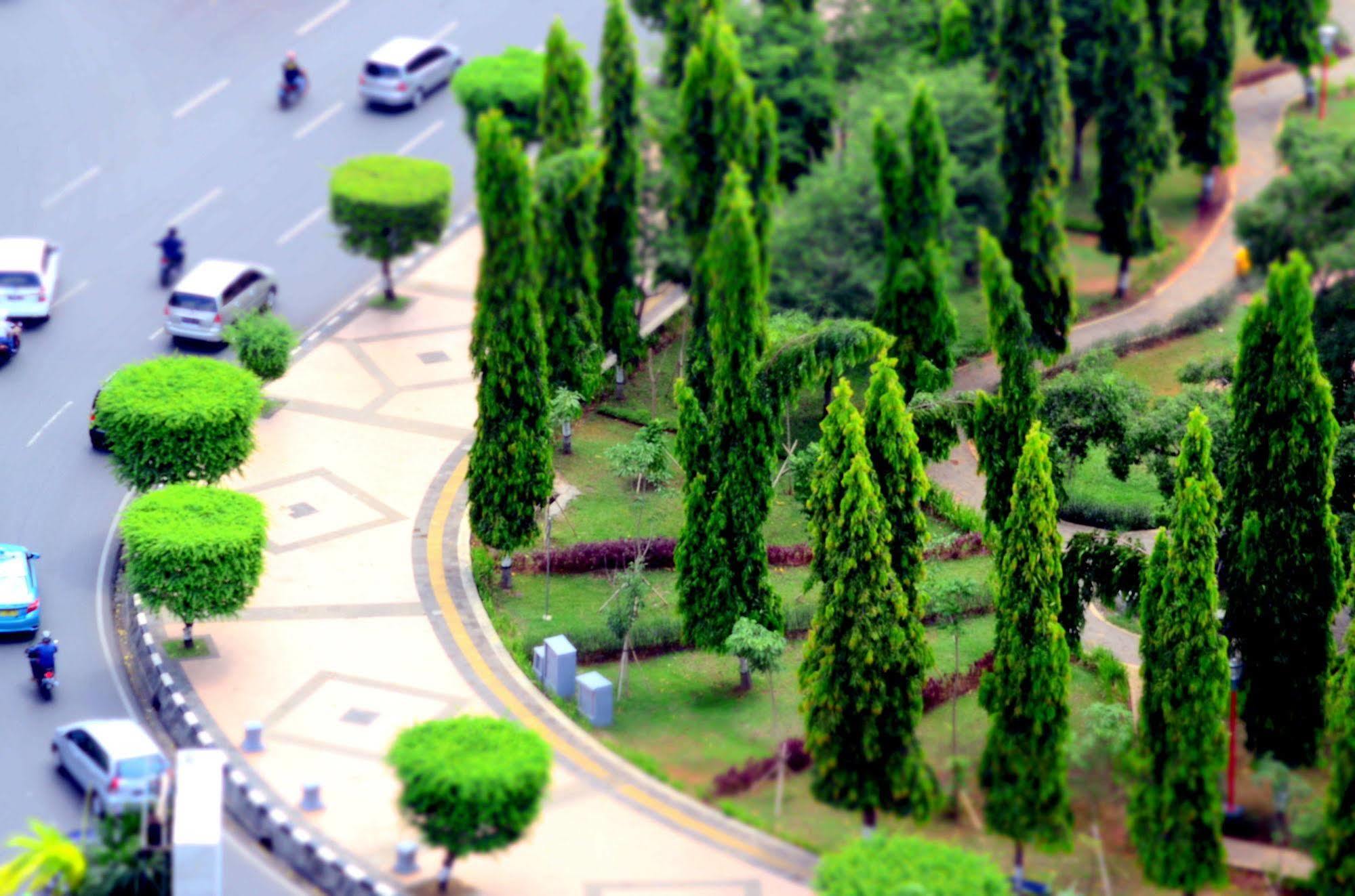 โรงแรมหลุยส์ เคียน ซิมปัง ลิมา เซอมารัง ภายนอก รูปภาพ