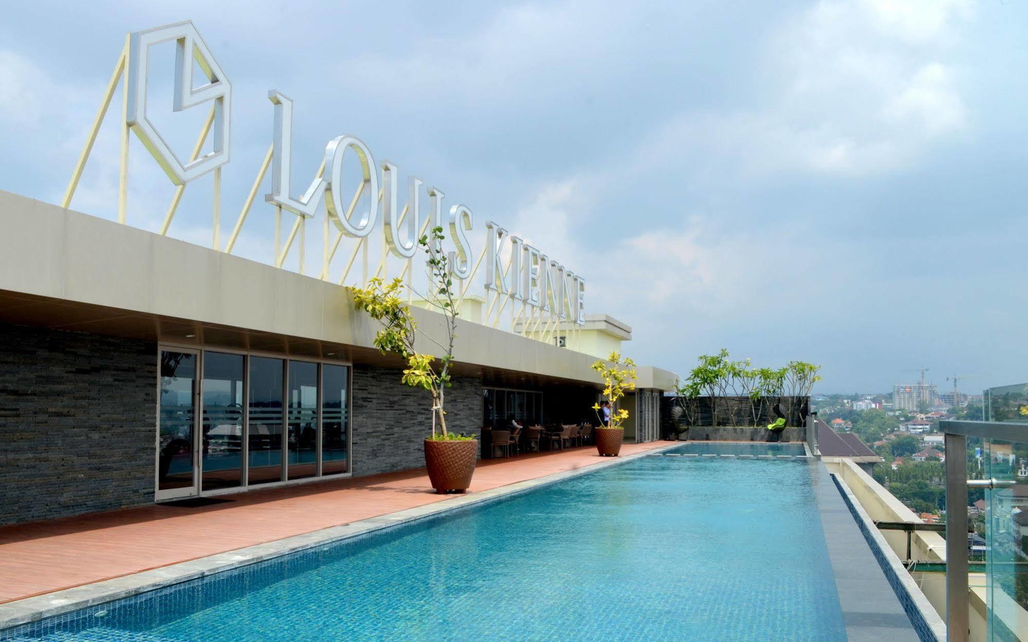 โรงแรมหลุยส์ เคียน ซิมปัง ลิมา เซอมารัง ภายนอก รูปภาพ